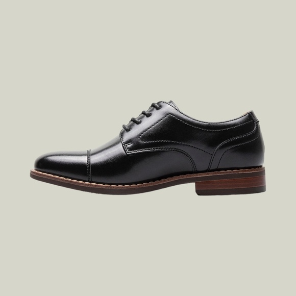 Juniors Florsheim Rucci Cap Toe Oxford in Black. 16687 001 - Picture 4 of 6